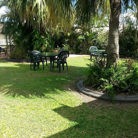 Golden Fountain Motel Rockhampton Esterno foto