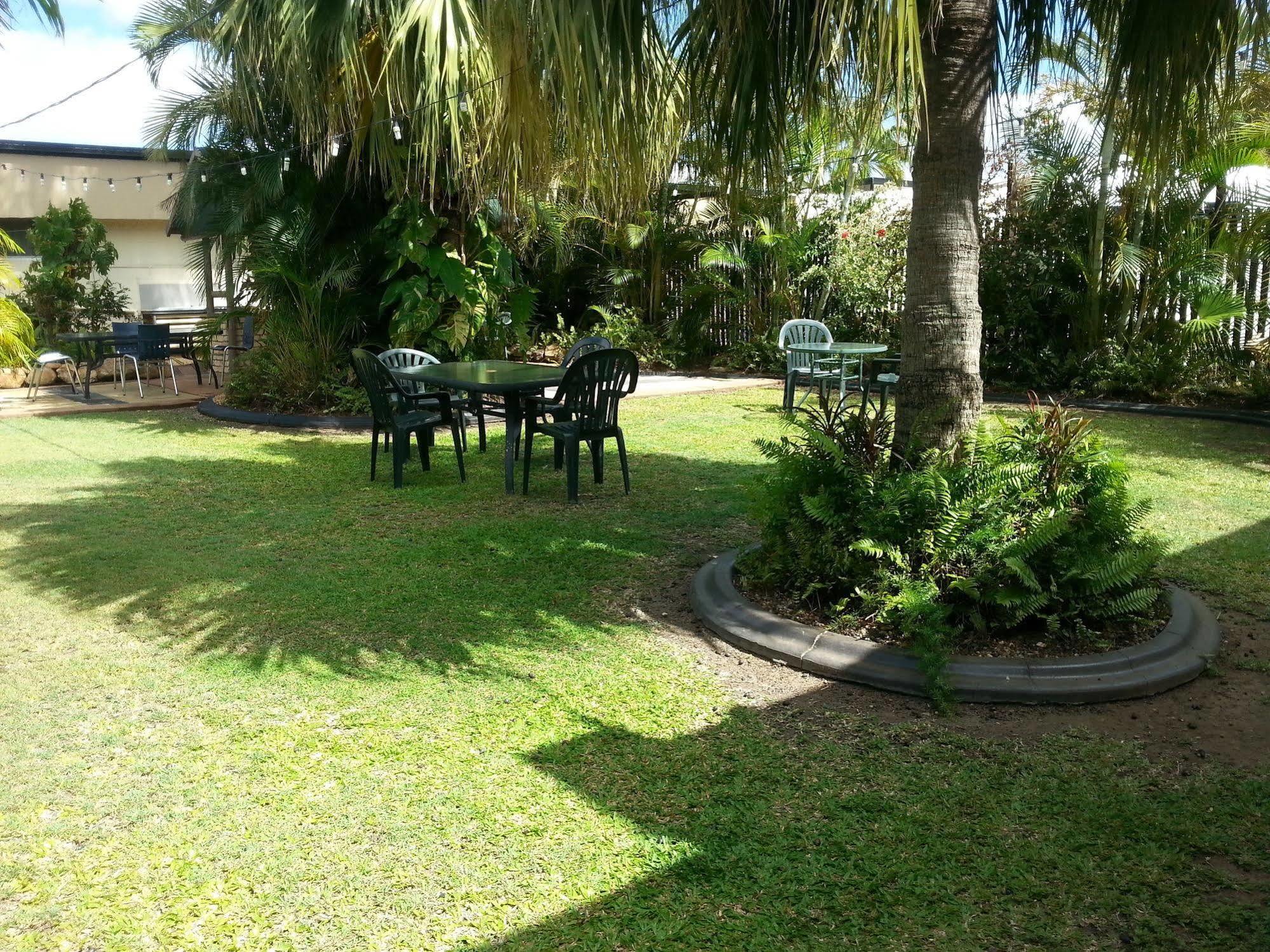 Golden Fountain Motel Rockhampton Esterno foto