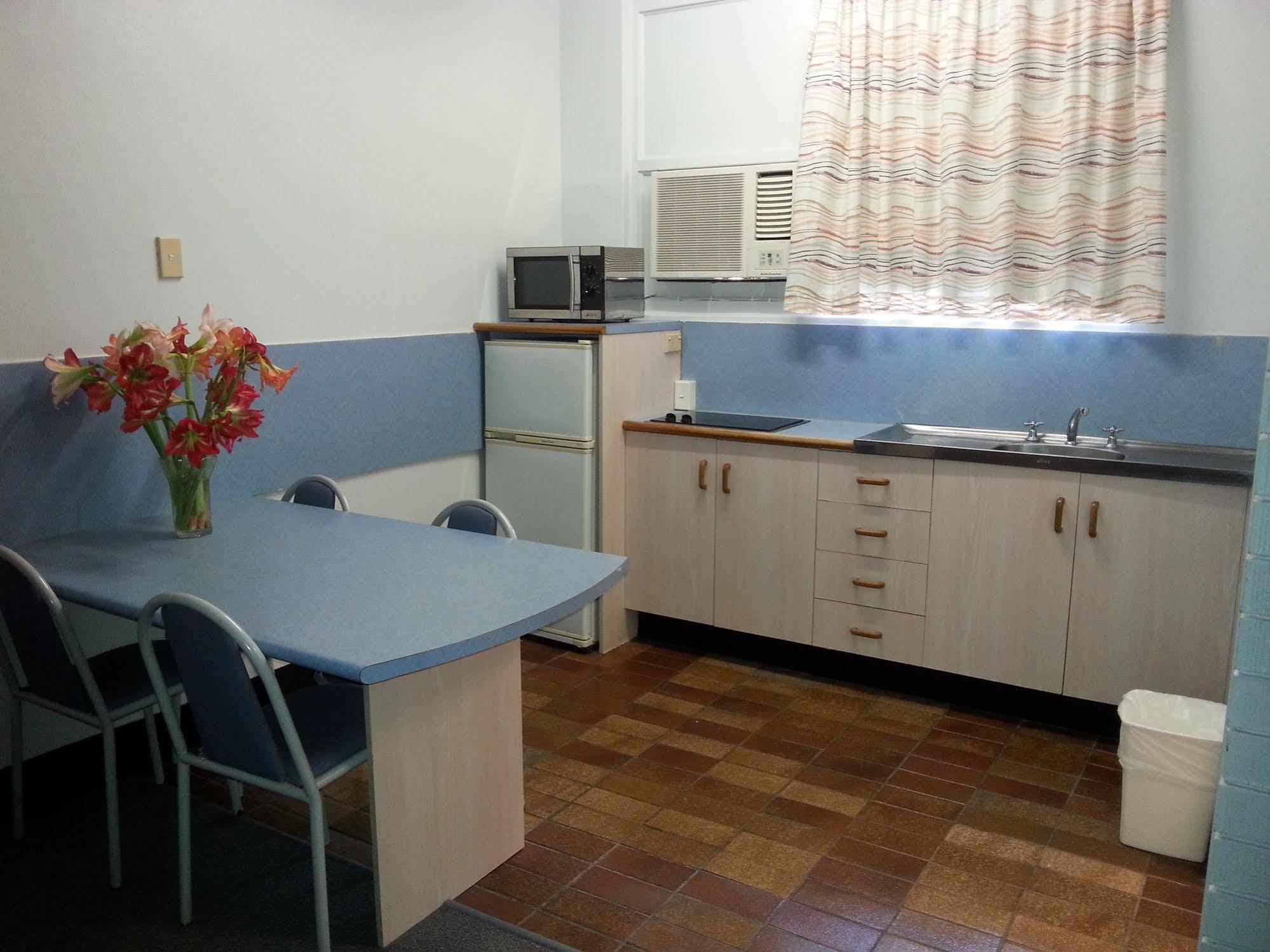 Golden Fountain Motel Rockhampton Esterno foto