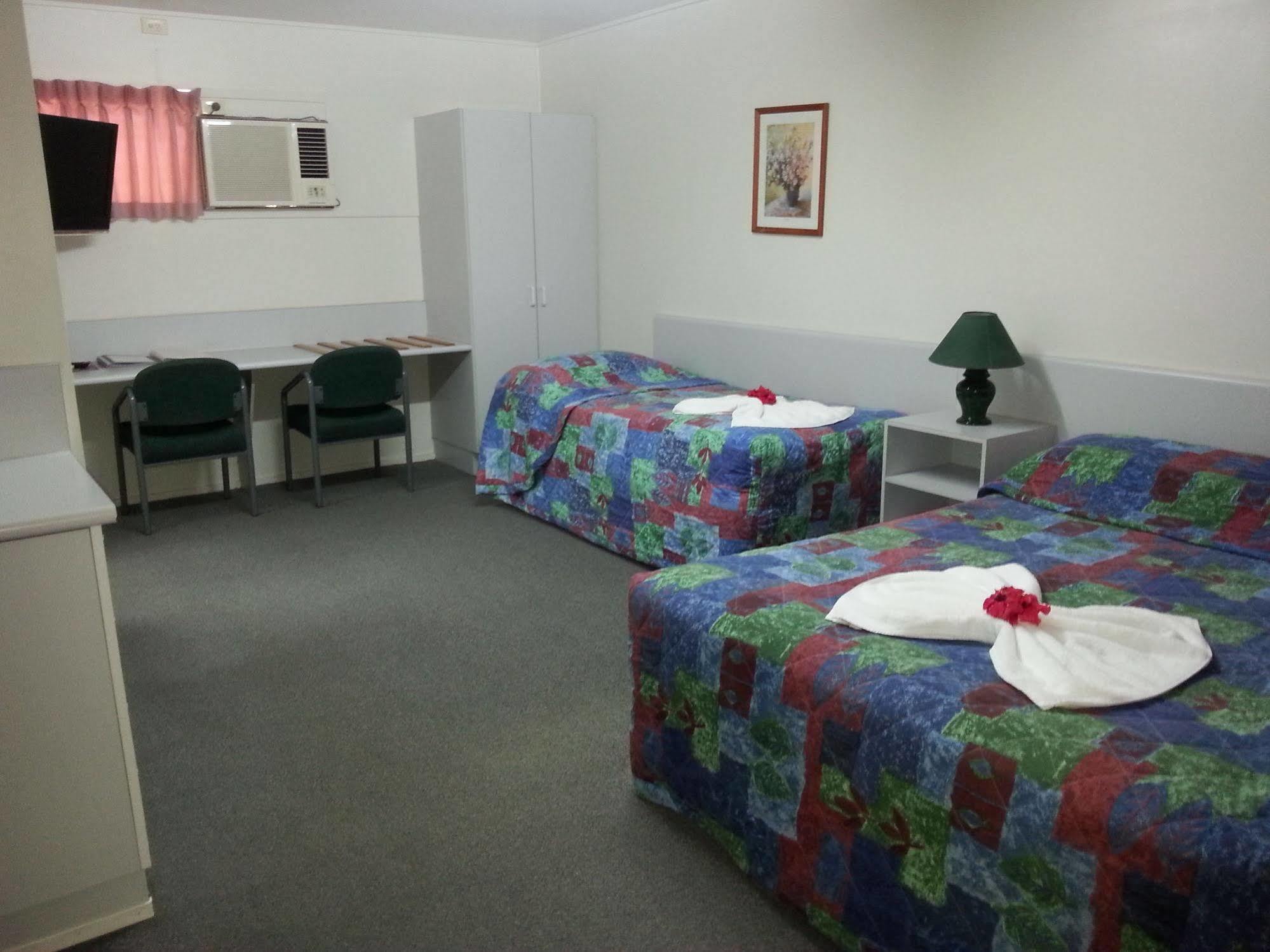 Golden Fountain Motel Rockhampton Esterno foto