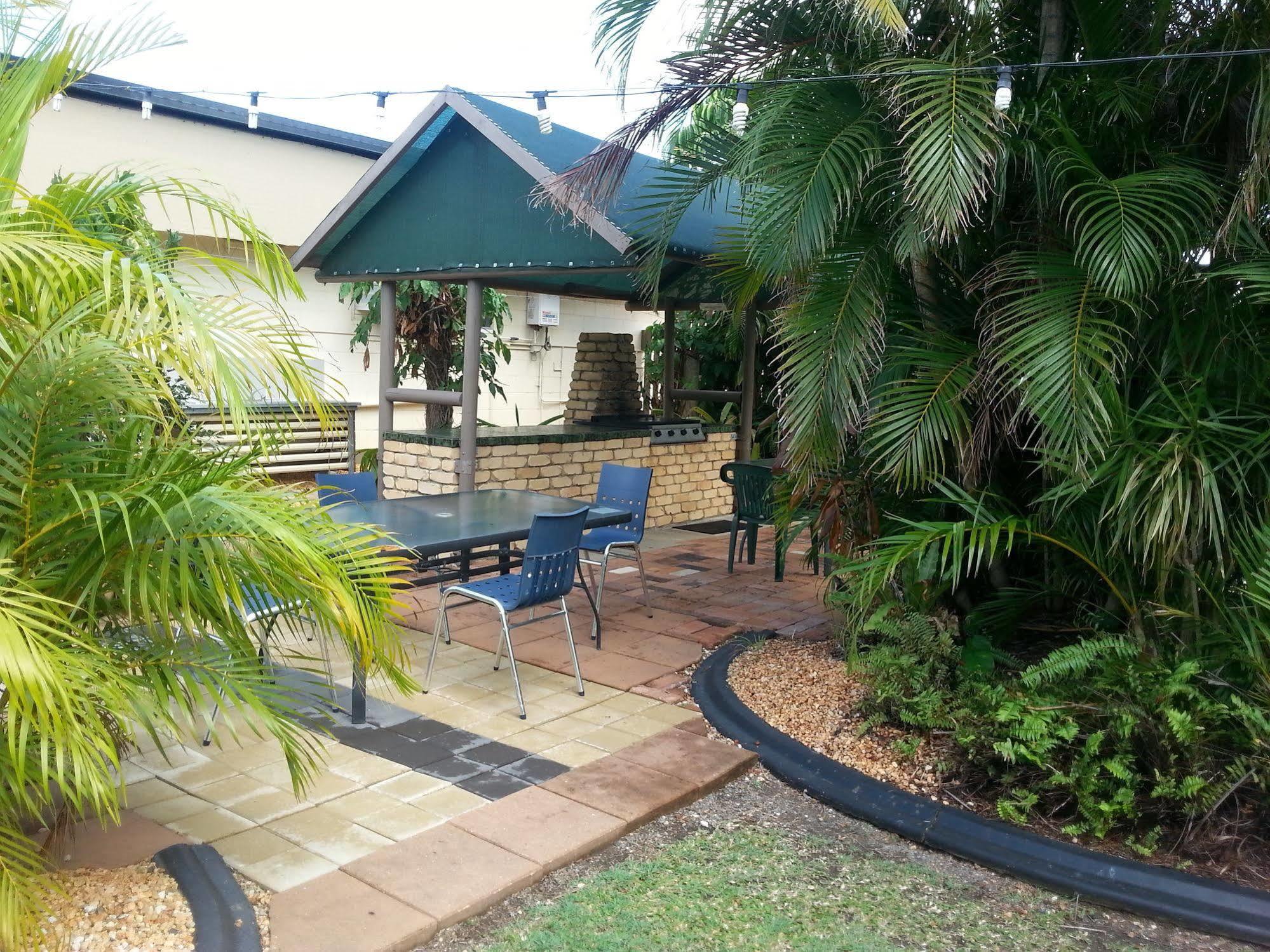 Golden Fountain Motel Rockhampton Esterno foto